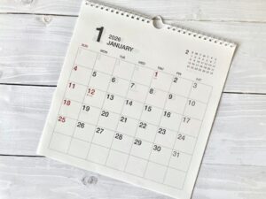 100均ダイソーの壁掛けWリングカレンダー（正方形シンプル）